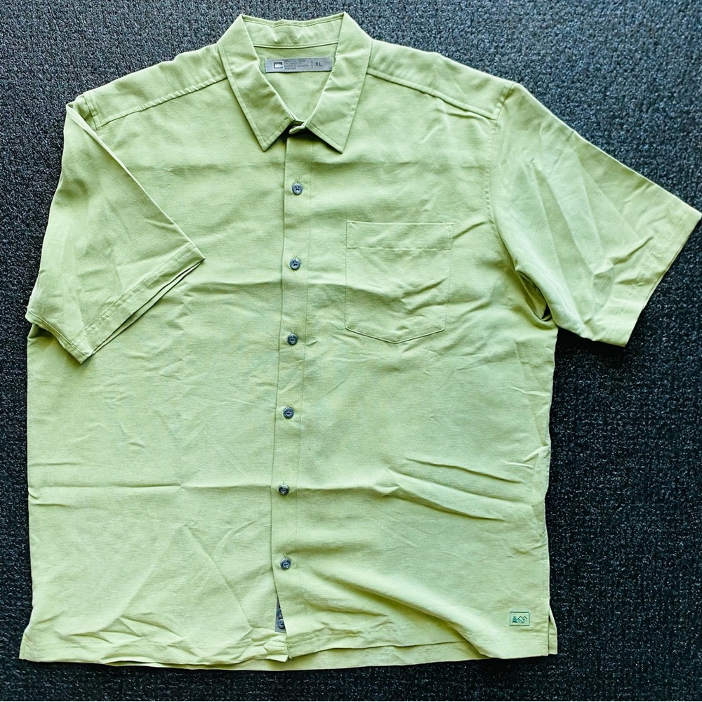 Y2K Men's REI Green Short Sleeve Shirt Size Xl